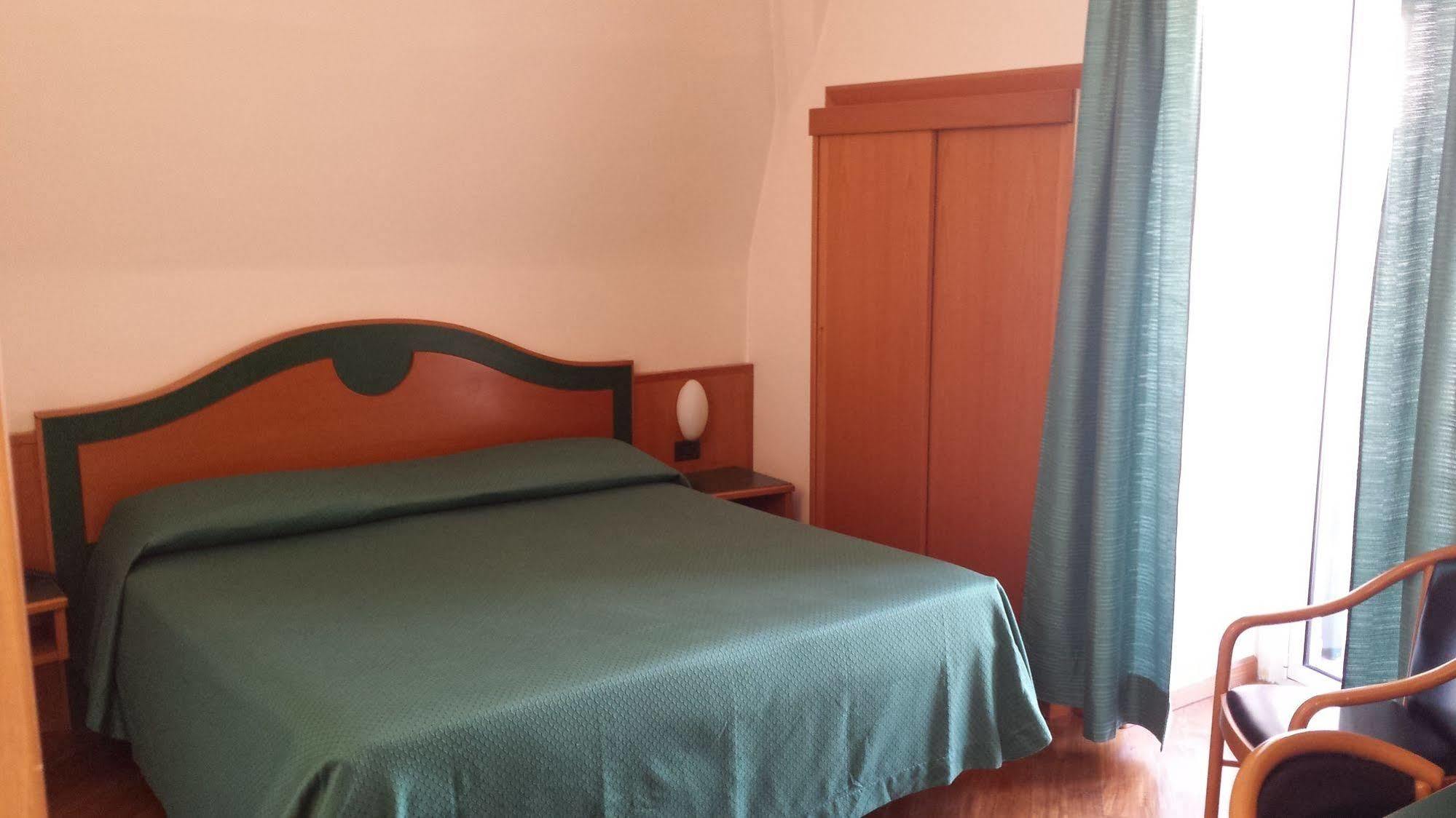 Hotel Riviera Rapallo Esterno foto